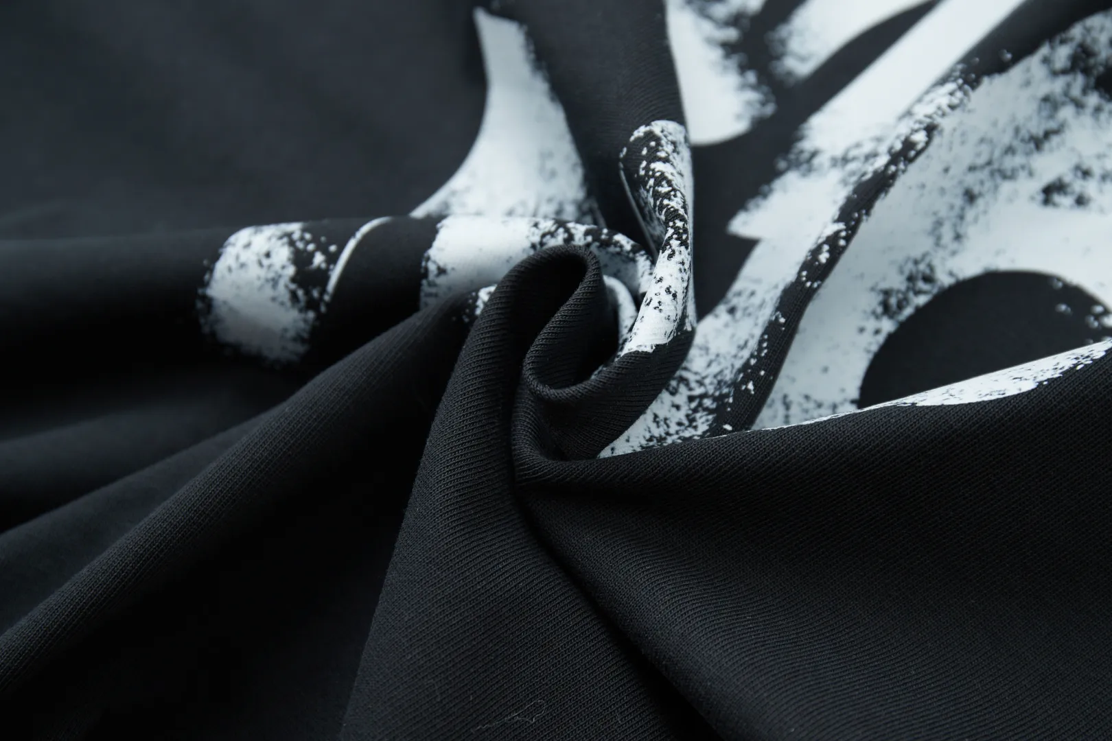 ✨MM 6✨🆕25SS New Arrival · 260 100% · 32 1X 1 · · ＋ · ：Black/White Size：S/M/L/XL